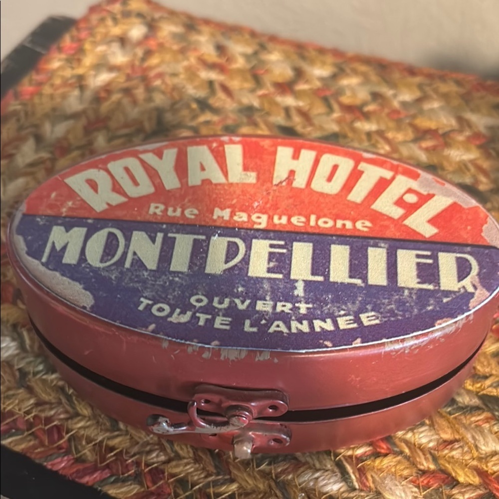 Vintage Red and Blue Decorative Box - Picture 3 of 13